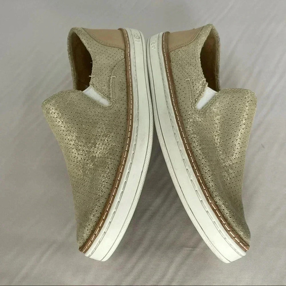 UGG Women’s Adley Gold Stardust Slip On Loafers Sneakers Size 6 Perforated EUC - Picture 7 of 11
